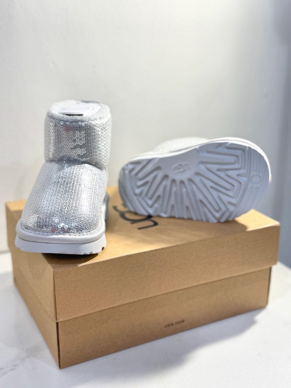 UGG Toddler sequence Boot - Picture 2 of 3